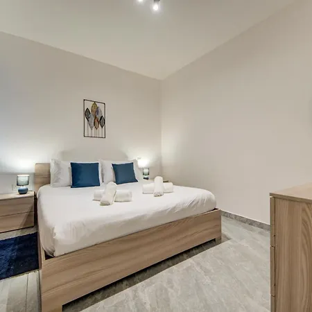 Peaceful 3br Escape Near The Sea With Terrace *
