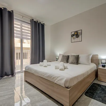 Peaceful 3br Escape Near The Sea With Terrace Apartamento
