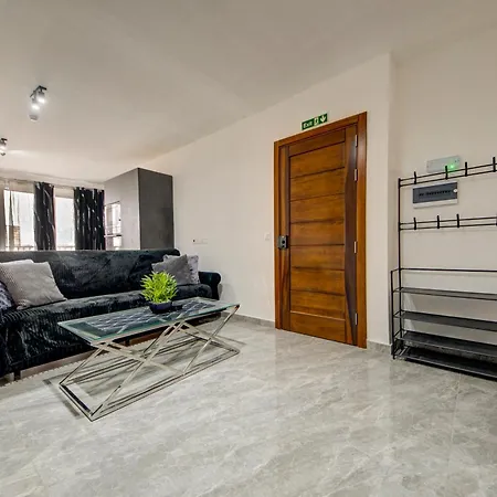 Peaceful 3br Escape Near The Sea With Terrace *